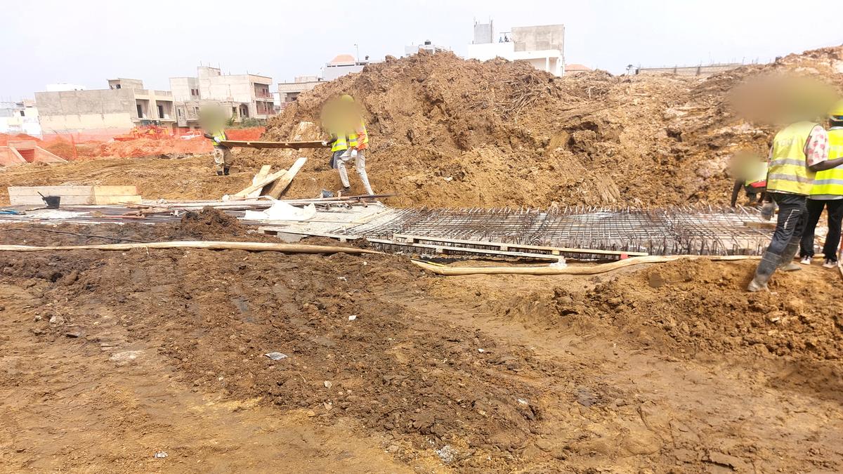 Workers on a reinforcement platform in an earthworks area